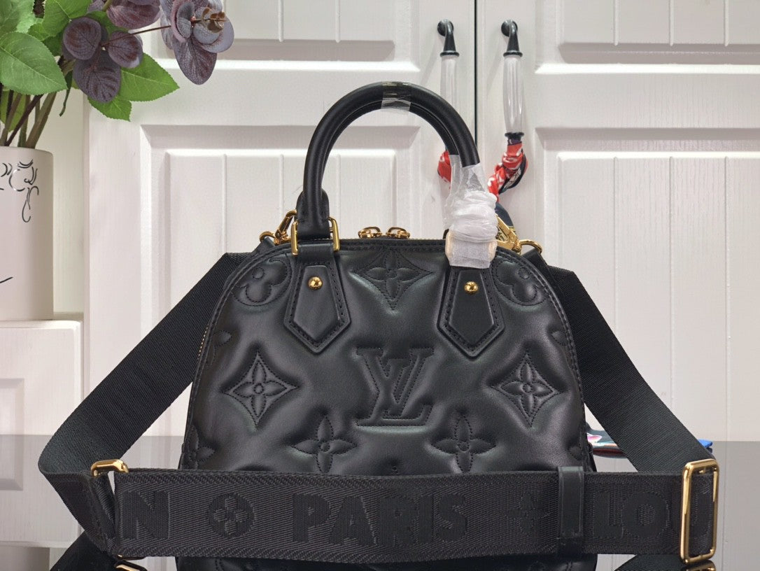 Bag Louis vuitton ALMA