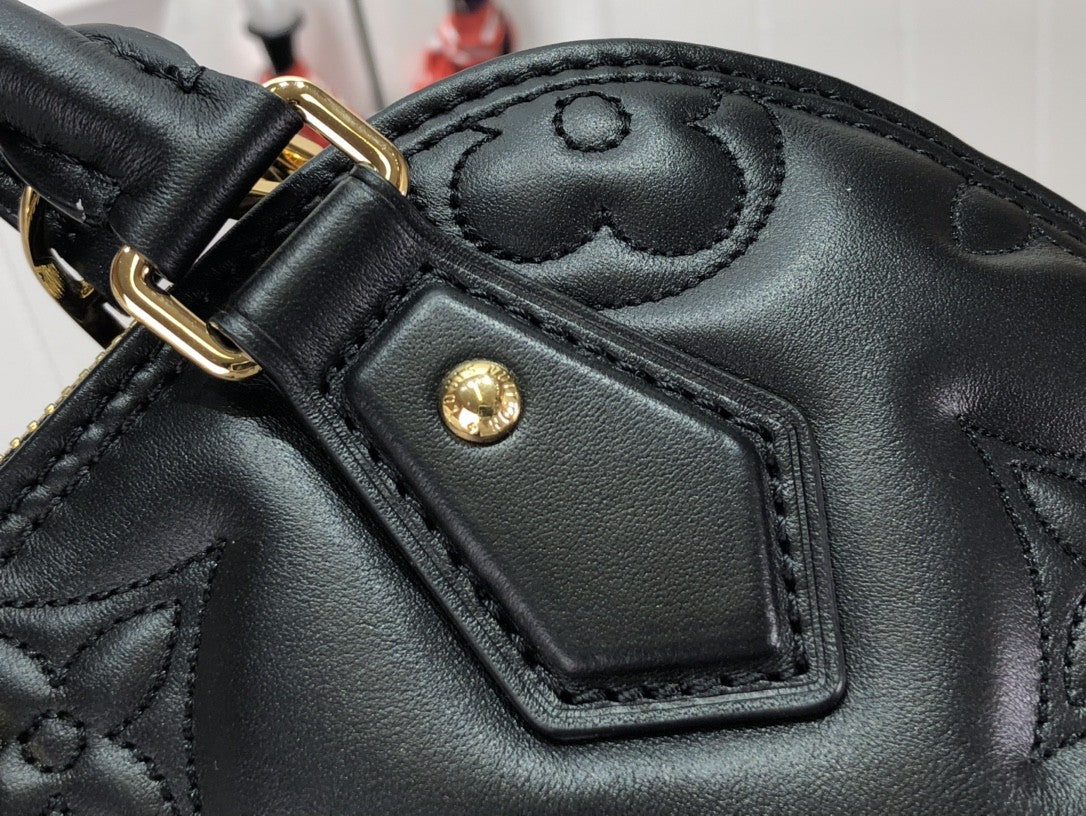 Bag Louis vuitton ALMA