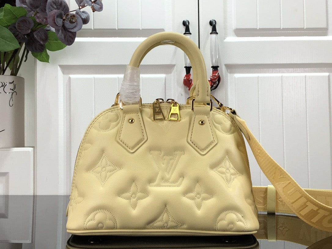 Bag Louis vuitton ALMA