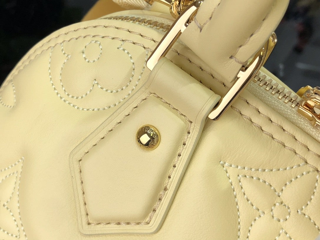 Bag Louis vuitton ALMA