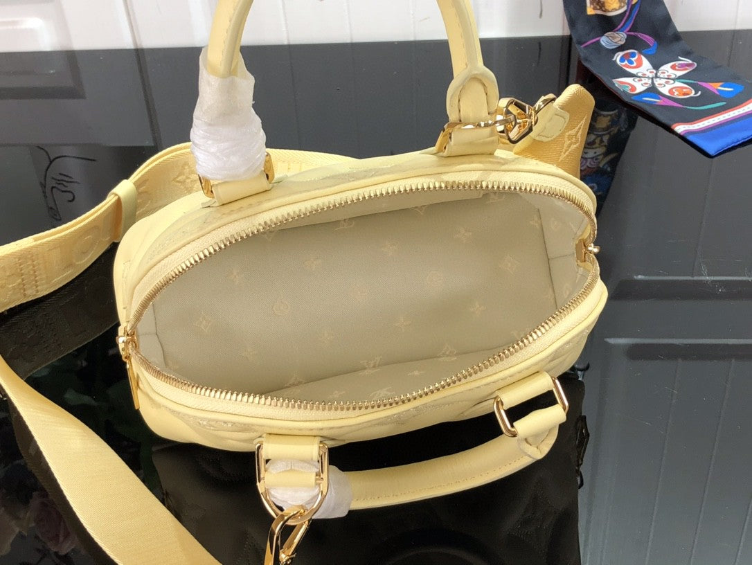 Bag Louis vuitton ALMA
