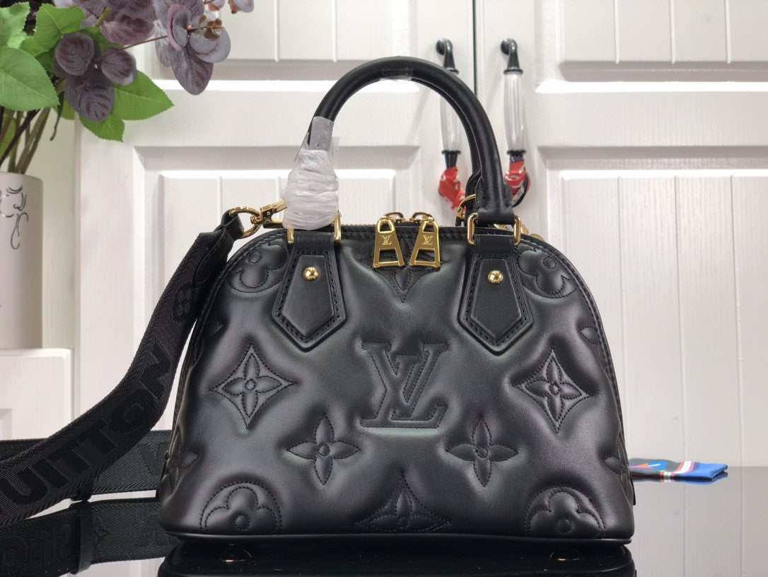 Bag Louis vuitton ALMA