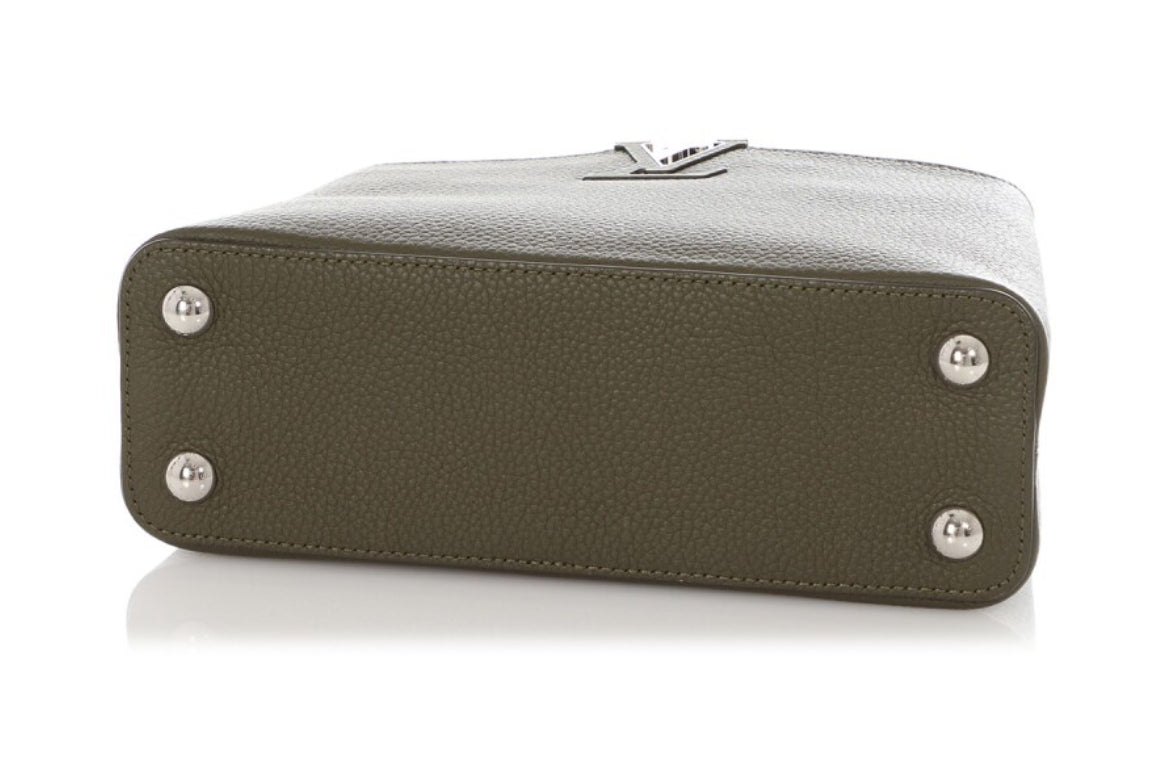 Louis Vuitton
Khaki Capucines BB Silver Hardware