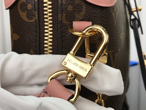 Bag Louis vuitton PETITE MALLE SOUPLE